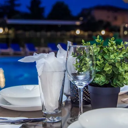 Hotel семеен адена Chernomorets