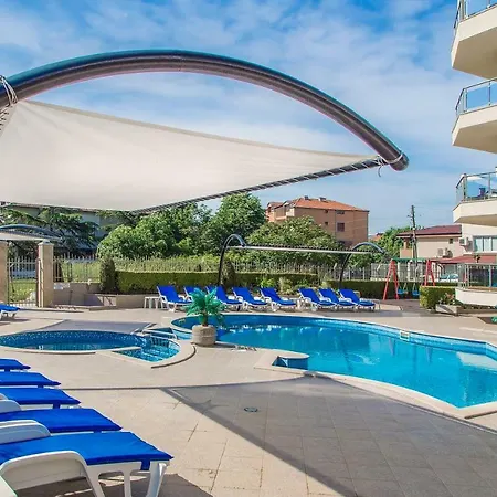 семеен адена Hotel