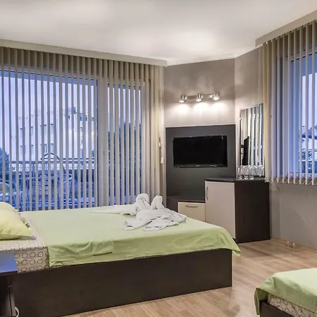 семеен адена Hotel Chernomorets