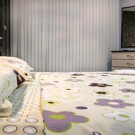 Hotel семеен адена 3*