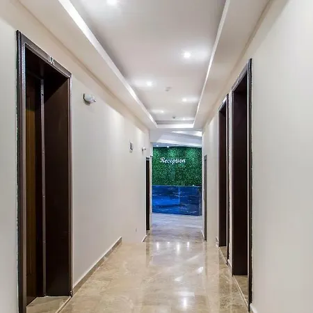 семеен адена Hotel