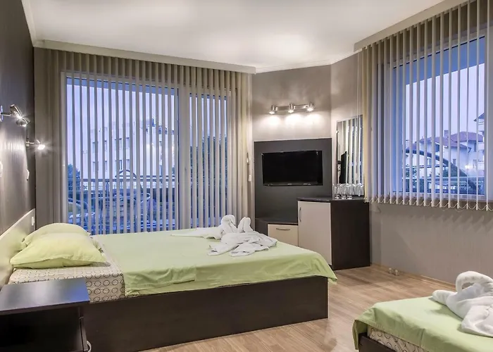 семеен адена Hotel Chernomorets