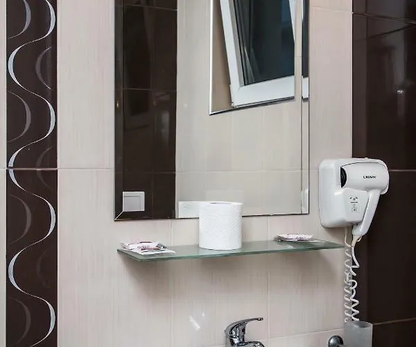 семеен адена 3*