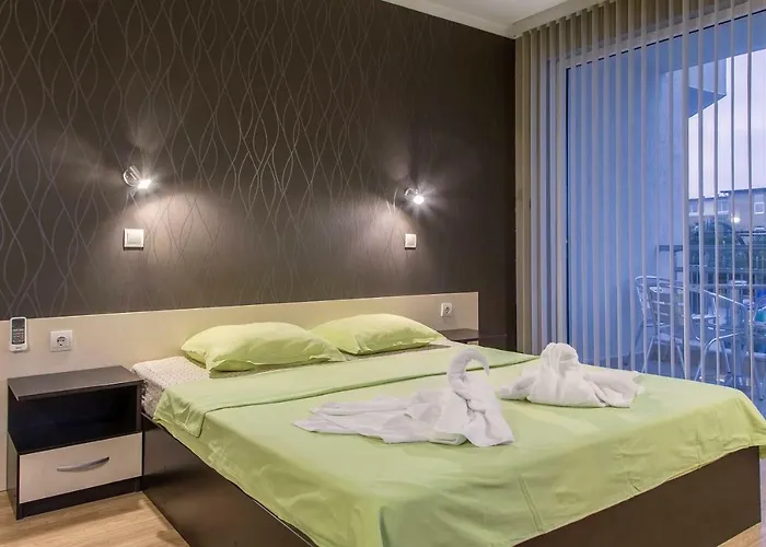 семеен адена 3*