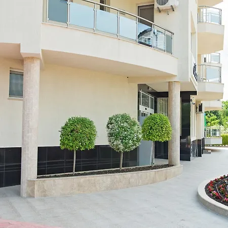 Szálloda семеен адена 3*