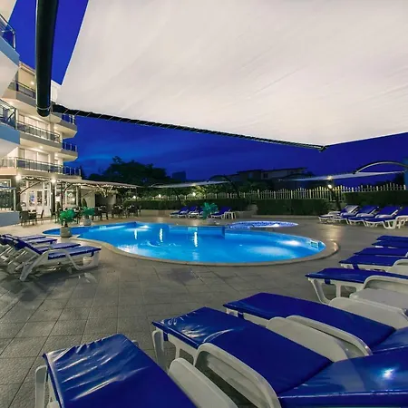 Szálloda семеен адена 3*