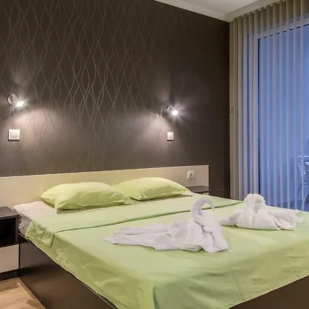 семеен адена 3*