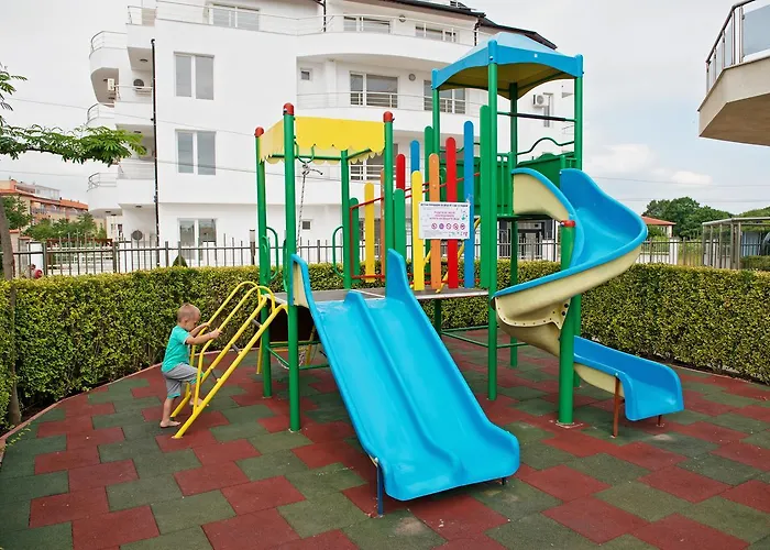 семеен адена 3* Černomorec