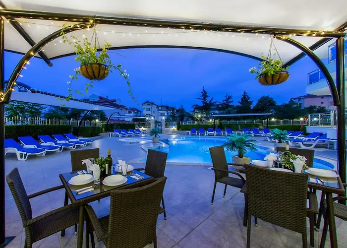 Hotel семеен адена