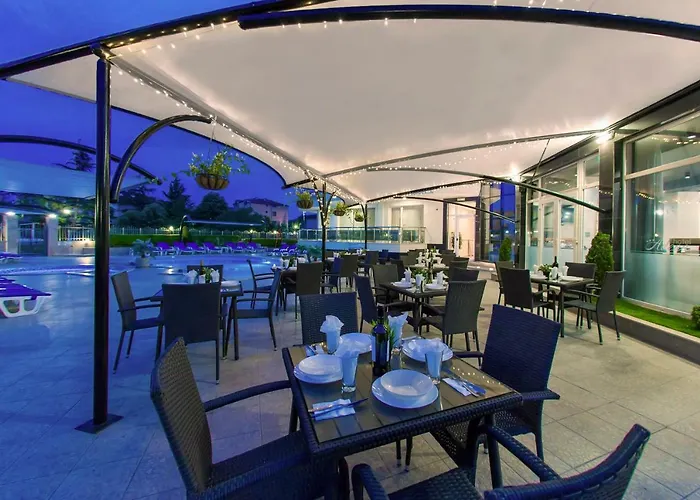 Hotel семеен адена 3*