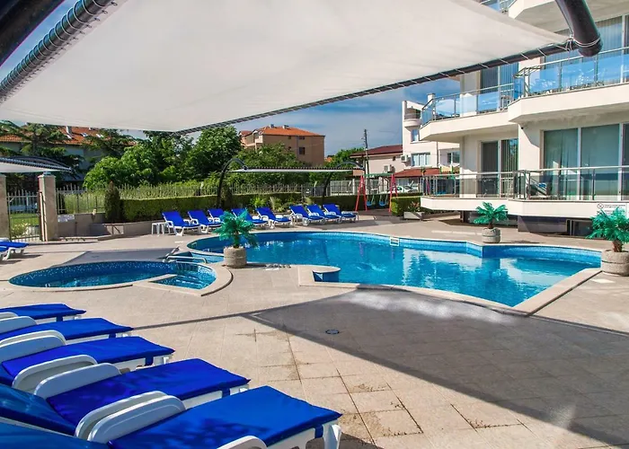 Hotel семеен адена