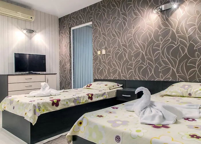 Hotel семеен адена